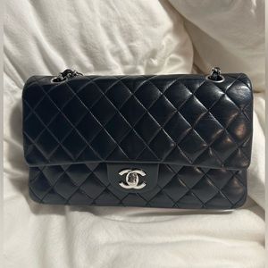 CHANEL Medium Classic Double Flap - BLACK Lambskin - 2008